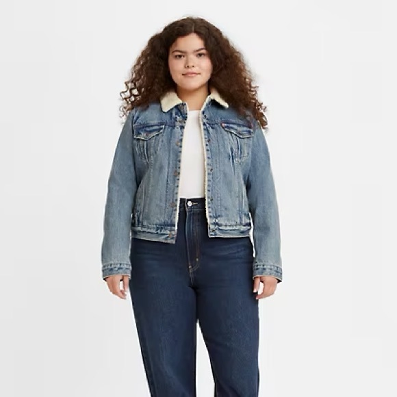 Levi's Jackets & Blazers - Levi sherpa trucker jacket